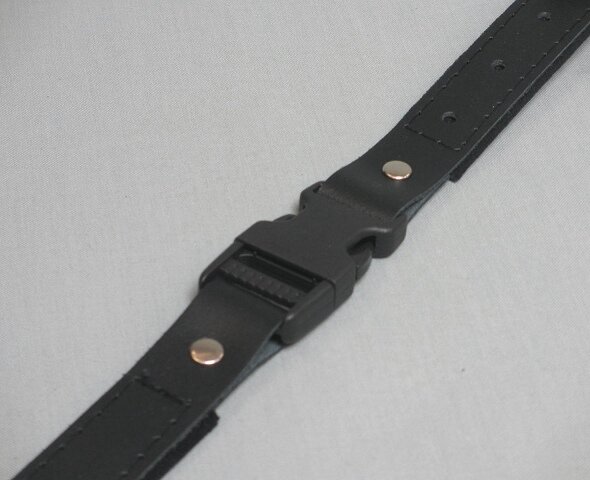 back strap SLM click closure for shoulder strap systems - leathe